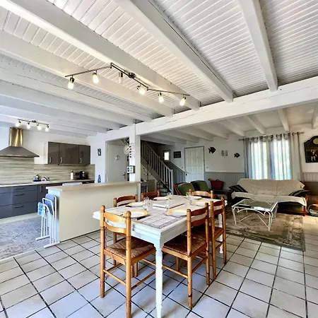 Maison 4 Pieces 6 Couchages Les Bains Lbo000-071 La Brée-les-Bains