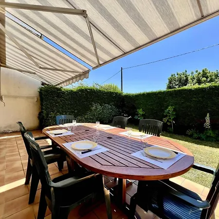 Maison 4 Pieces 6 Couchages Les Bains Lbo000-071 * La Brée-les-Bains