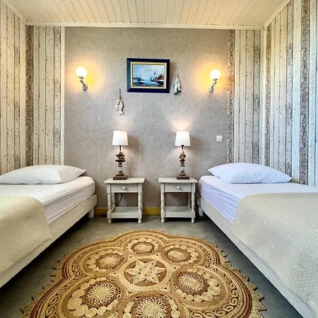 Maison 4 Pieces 6 Couchages Les Bains Lbo000-071 *