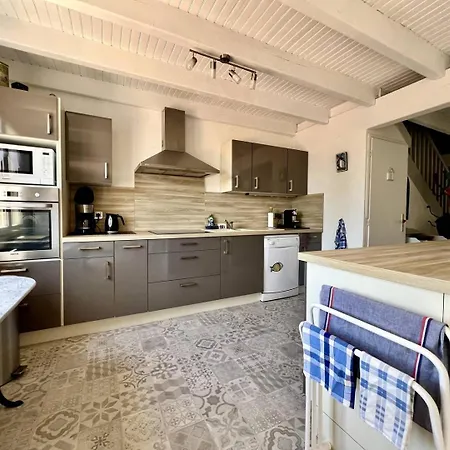 Maison 4 Pieces 6 Couchages Les Bains Lbo000-071 Вилла La Bree-les-Bains