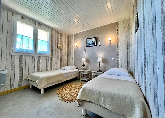 Maison 4 Pieces 6 Couchages Les Bains Lbo000-071 *