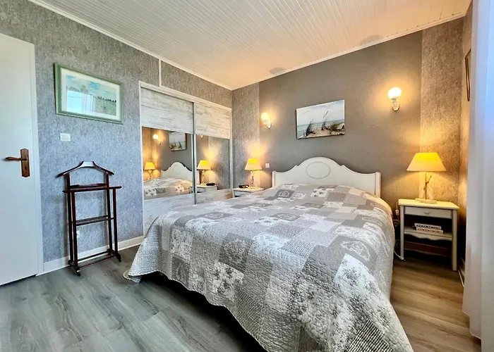 Maison 4 Pieces 6 Couchages Les Bains Lbo000-071 Βίλα *