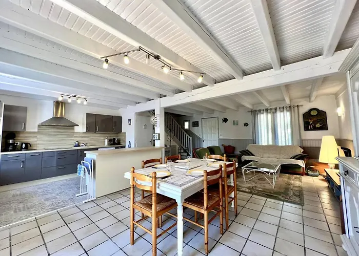 Maison 4 Pieces 6 Couchages Les Bains Lbo000-071 La Brée-les-Bains